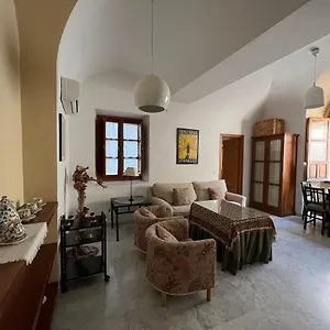 Calle De La Convalecencia Apartment